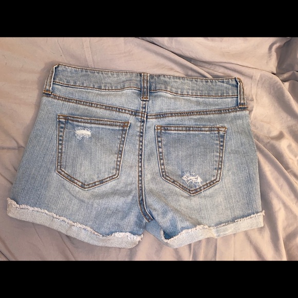 Distressed jean shorts - Picture 4 of 7